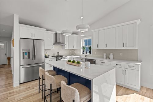 20-700 Sandy Ln, Warwick, RI, 02889-8240 | Card Image