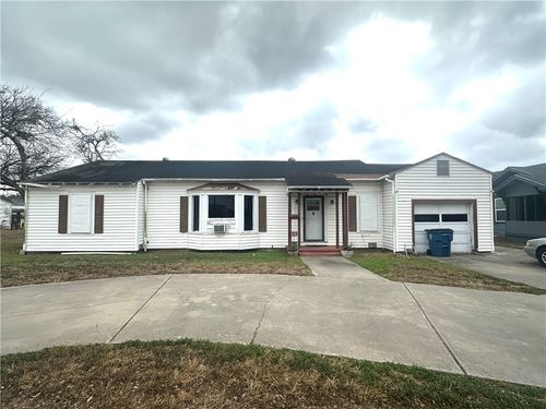 604 E Sinton St, Sinton, TX, 78387-2802 | Card Image