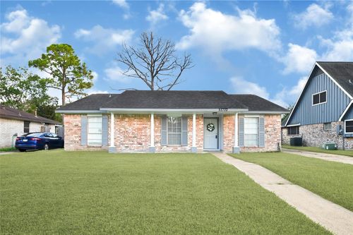 11727 Scottsdale Dr, Meadows Place, TX, 77477-1719 | Card Image