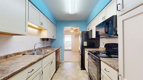 74-100 Kennedy Dr, South Burlington, VT, 05403-7247 | Card Image