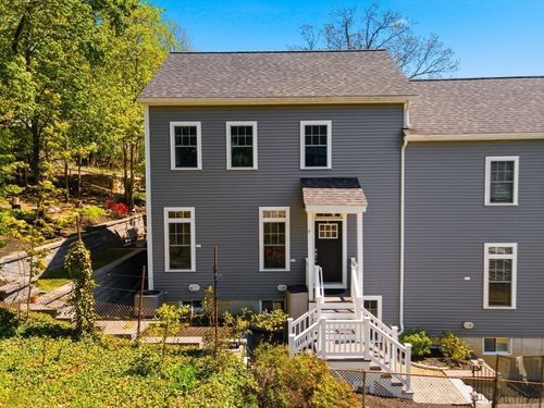 33-33 Charles St, Watertown, MA, 02472-1702 | Card Image