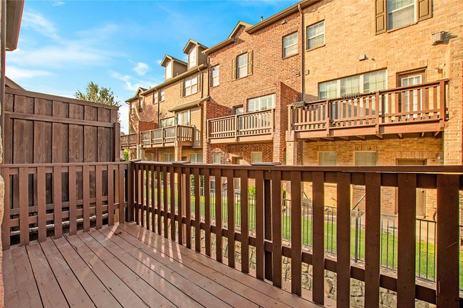 1511 Biltmore Ln, Townhouse with 3 bedrooms, 4 bathrooms and null parking in Irving TX | Image 27