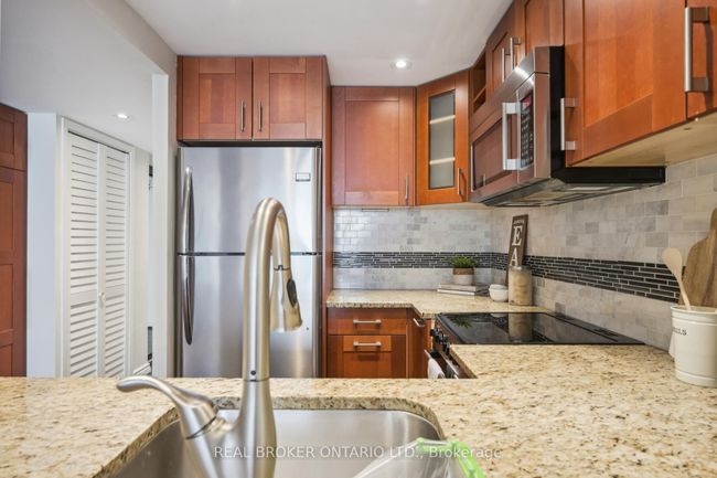 508 - 92 King St E, Condo with 3 bedrooms, 2 bathrooms and 1 parking in Toronto ON | Image 9