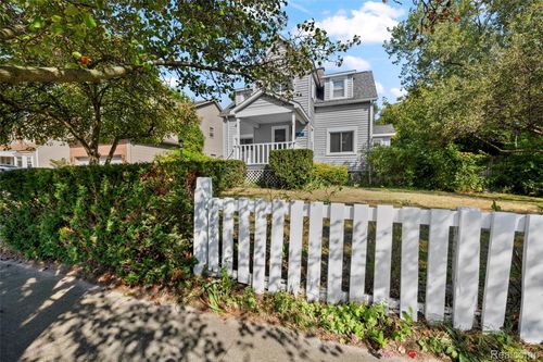 1629 E Elza Ave, Hazel Park, MI, 48030-2360 | Card Image