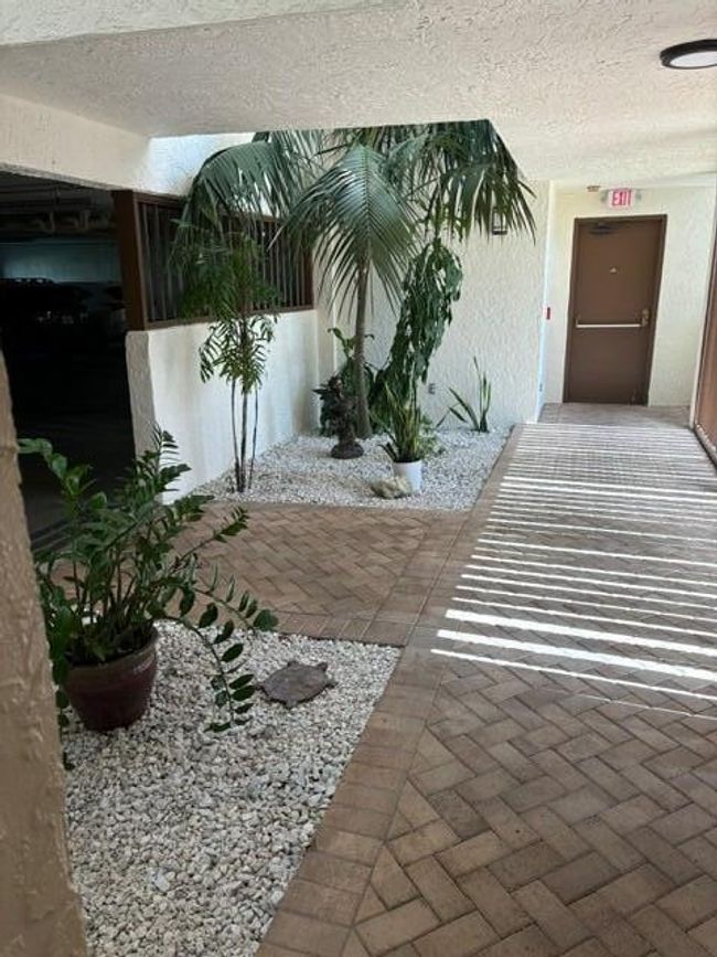 APT-403B - 162 Se Saint Lucie Blvd, Condo with 2 bedrooms, 2 bathrooms and null parking in Stuart FL | Image 5