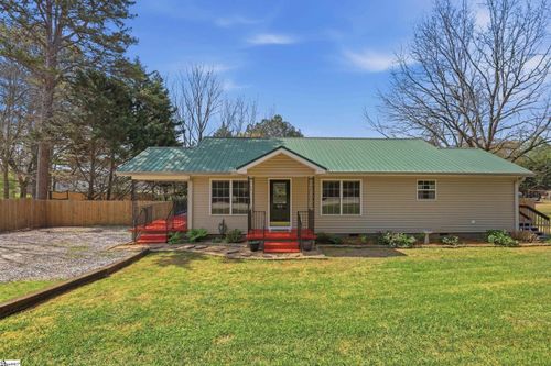 421 Hotrod Ln, Walhalla, SC, 29691-5416 | Card Image