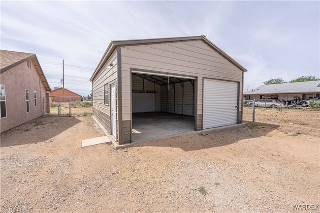 Garage | Image 35