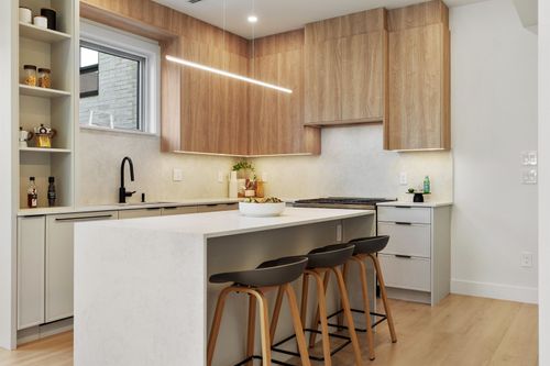 102-1132 Madore Ave, Coquitlam, BC, V3K3B9 | Card Image