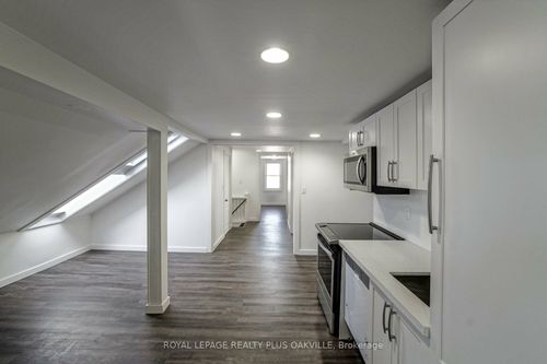 2-564 Lyons Lane, Oakville, ON, L6J2Y1 | Card Image