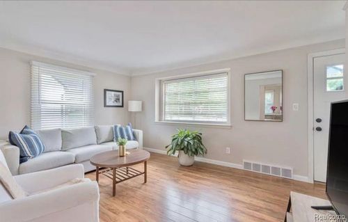 1822 Haynes St, Birmingham, MI, 48009-6821 | Card Image