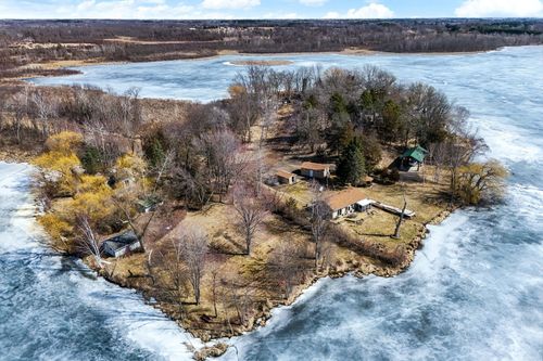 2652 Paradise Trl Nw, Isanti, MN, 55040-7022 | Card Image