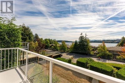 3031 Hammond Bay Rd, House other with 4 bedrooms, 2 bathrooms and 3 parking in Nanaimo BC | Image 2