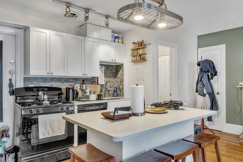 apt-5r-16 Hancock St, Boston, MA, 02114-4106 | Card Image