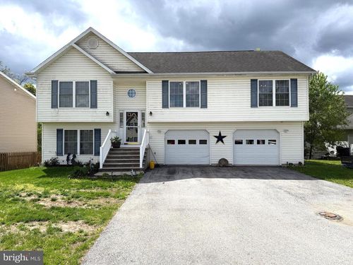 80 Jewels Ct, MARTINSBURG, WV, 25404-8651 | Card Image