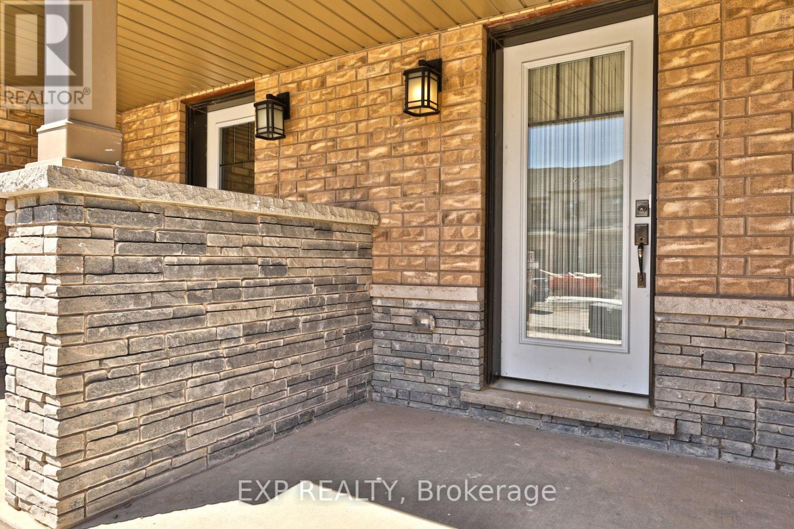 Residential Lease in Hamilton (Stoney Creek) 3