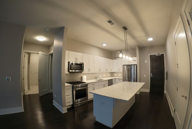 APT-303 - 2050 Clark St, Condo with 2 bedrooms, 2 bathrooms and 1 parking in Chicago IL | Image 5