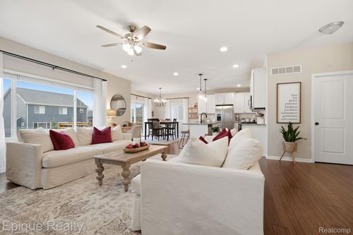 2153 Rolling Hills Dr, Holly, MI, 48442-1957 | Card Image