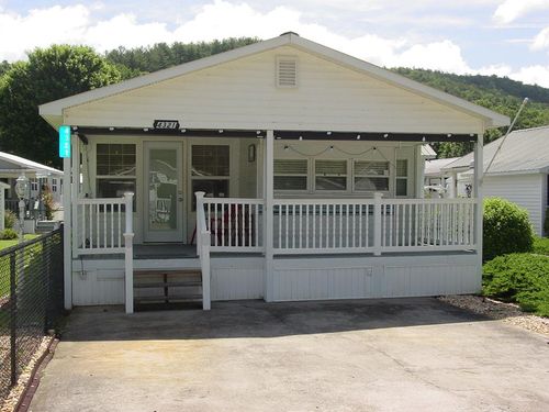 4321 Riverbank Run, Hiawassee, GA, 30546-4886 | Card Image