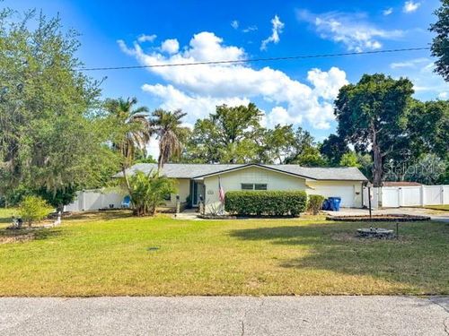 121 E Pine St, Howey In The Hills, FL, 34737-3440 | Card Image