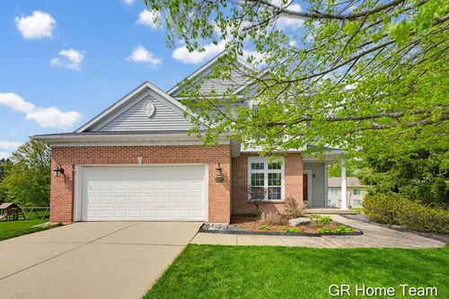 3777 Mayberry Ct Se, Kentwood, MI, 49512-9695 | Card Image