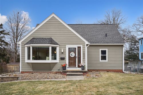 1042 58th St, Des Moines, IA, 50311-2135 | Card Image