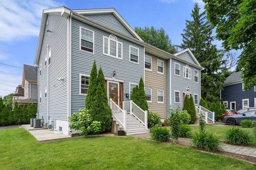 1-104 Crescent St, Waltham, MA, 02453-4305 | Card Image