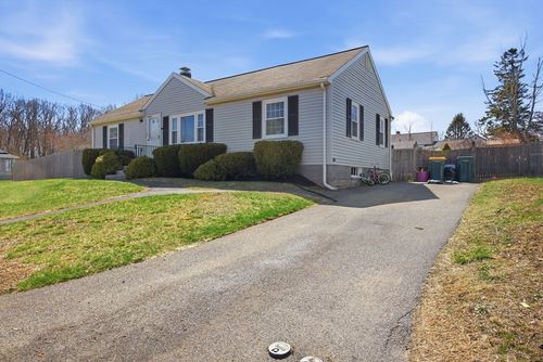 77 Clapp St, Abington, MA, 02351-2305 | Card Image