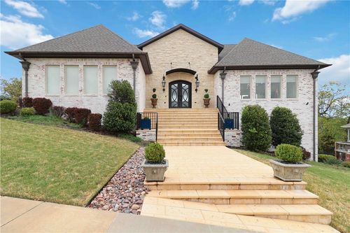 448 N Limestone Dr, Fayetteville, AR, 72701-4677 | Card Image