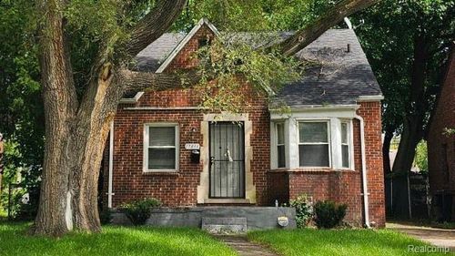 17834 Bradford St, Detroit, MI, 48205-3110 | Card Image