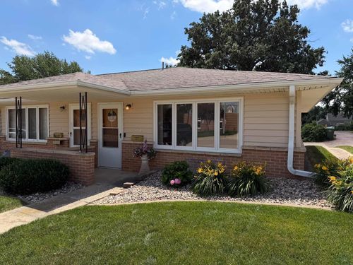 116 3rd St Se, Orange City, IA, 51041-1602 | Card Image