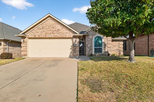 8257 Edgepoint Trl, Hurst, TX, 76053-7439 | Card Image