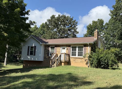 302 Bluebird Ln, Dickson, TN, 37055-2302 | Card Image