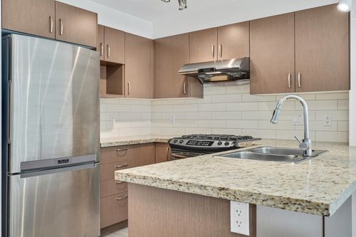 204-3097 Lincoln Ave, Coquitlam, BC, V3B0E3 | Card Image