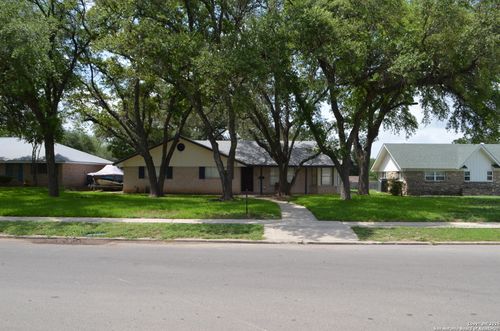 154 Sprucewood Ln, San Antonio, TX, 78216-6779 | Card Image