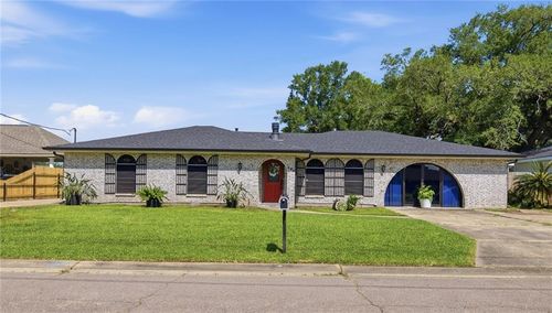 155 Destrehan Dr, Destrehan, LA, 70047-5062 | Card Image