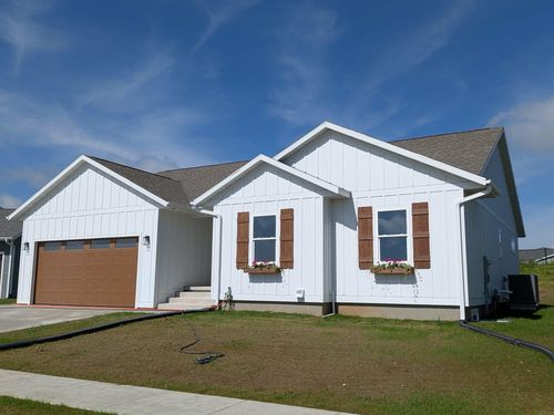 553 Massman Dr, Decorah, IA, 52101-1324 | Card Image