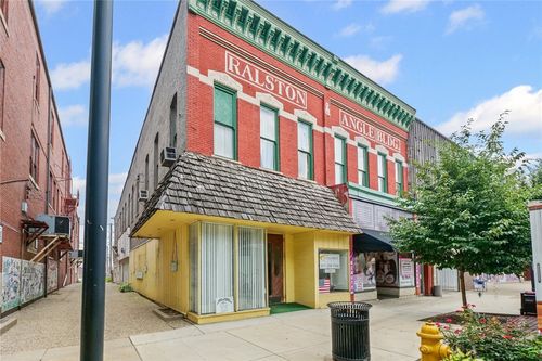 123 N Vermilion St, Danville, IL, 61832-4708 | Card Image