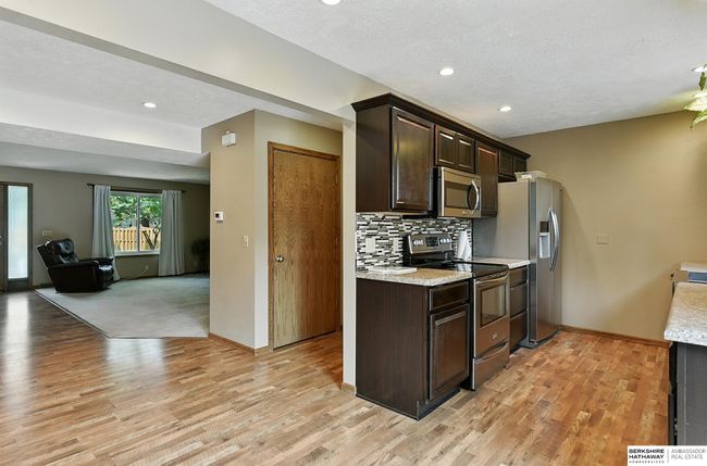 5604 S 92 Nd Plz, Townhouse with 3 bedrooms, 3 bathrooms and 2 parking in Omaha NE | Image 16
