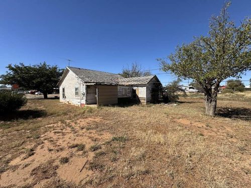 650 S 6th St, Slaton, TX, 79364-5417 | Card Image