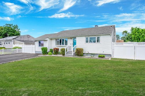 55 Van Buren St, Brentwood, NY, 11717-1434 | Card Image