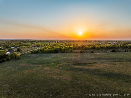 7 N Memorial Dr, Owasso, OK, 74055 | Card Image