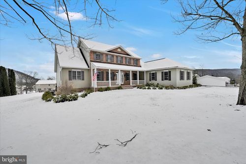 4 Jackson Rd, POTTSVILLE, PA, 17901-8827 | Card Image