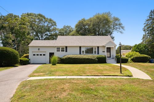 8 Sunset Dr, Waterford, CT, 06385-2226 | Card Image