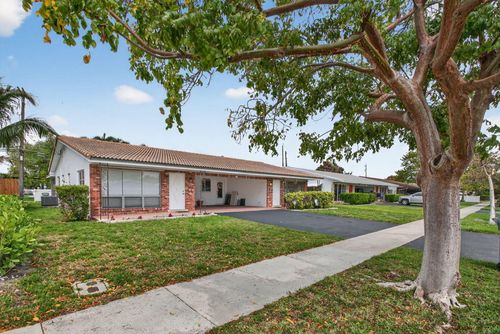 371 Se 1st Ave, Pompano Beach, FL, 33060-7101 | Card Image