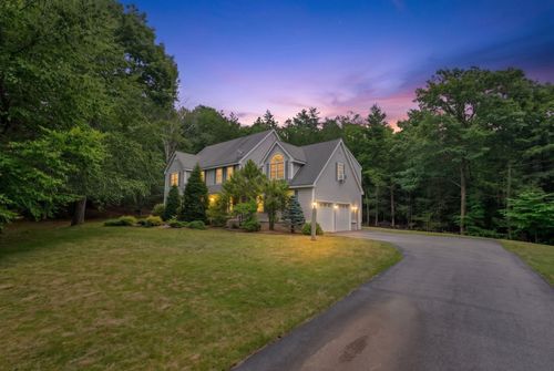 88 Crawford Rd, Chester, NH, 03036-8102 | Card Image