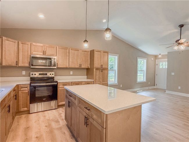 320 Code Cir, House other with 3 bedrooms, 2 bathrooms and null parking in Seneca SC | Image 12