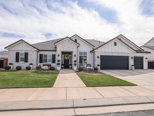 2234 E Tawny Ridge Dr, St George, UT, 84790-4232 | Card Image