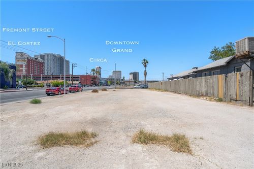 802 Stewart Ave, Las Vegas, NV, 89101-4221 | Card Image