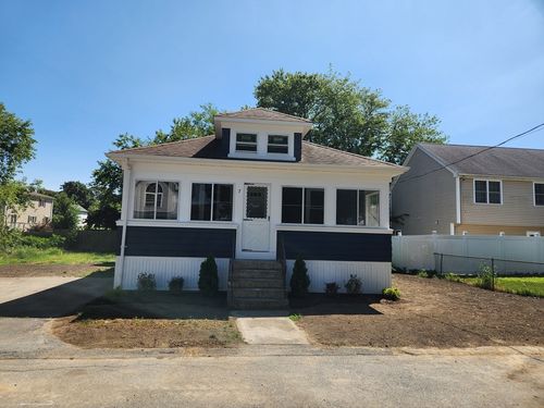 7 Duluth St, Fall River, MA, 02721-5011 | Card Image