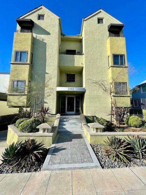 2n-2s-2442 Union Street, San Diego, CA, 92101 | Card Image